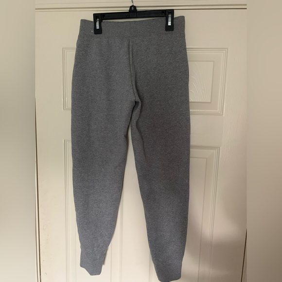 Nike girls grey sweatpants - Picture 2 of 4